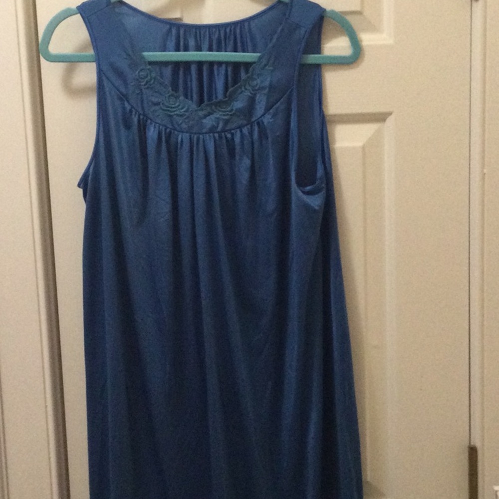 Shadowline Sleeveless Medium Nightgown